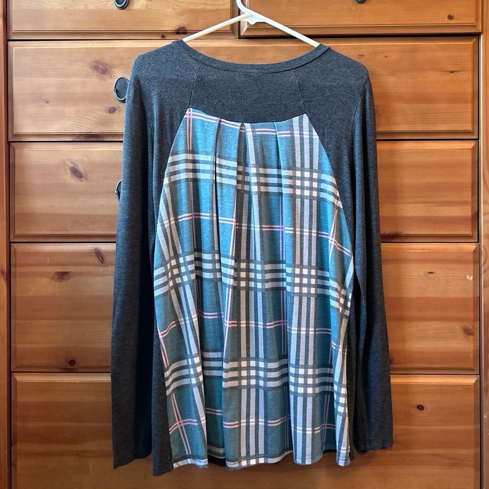 Plaid Back Gray Women’s Top Size Small Long Sleeve
